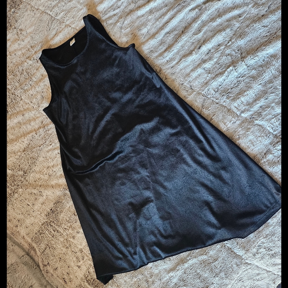 Black Velvet Dress - Picture 5 of 5